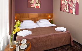 1.Republic Hotel